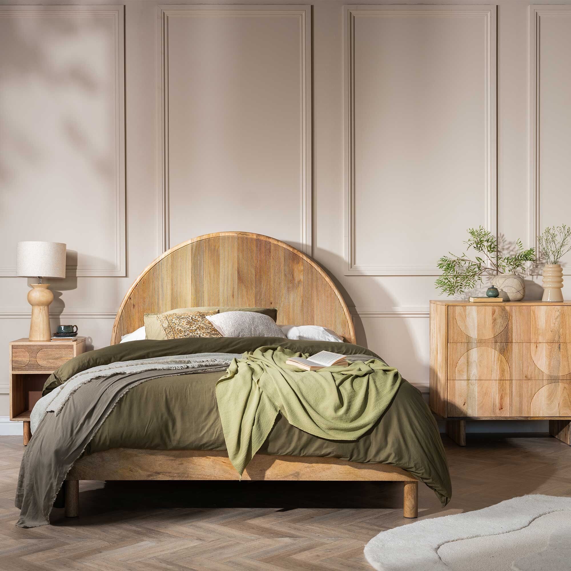 Arco Fluted Bed - Queen Size